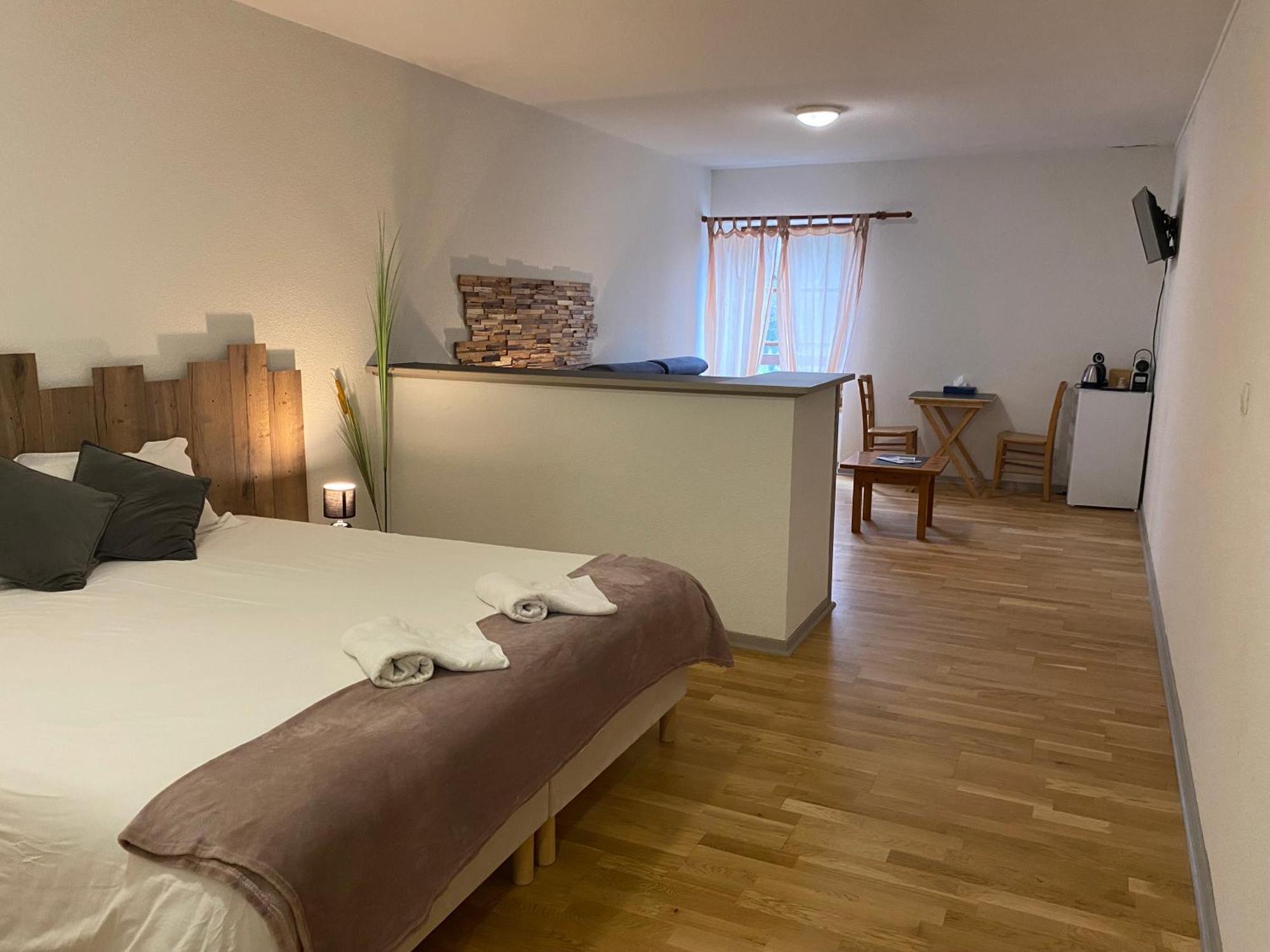 Gite - Auberge Du Midi Saint-Antoine  外观 照片